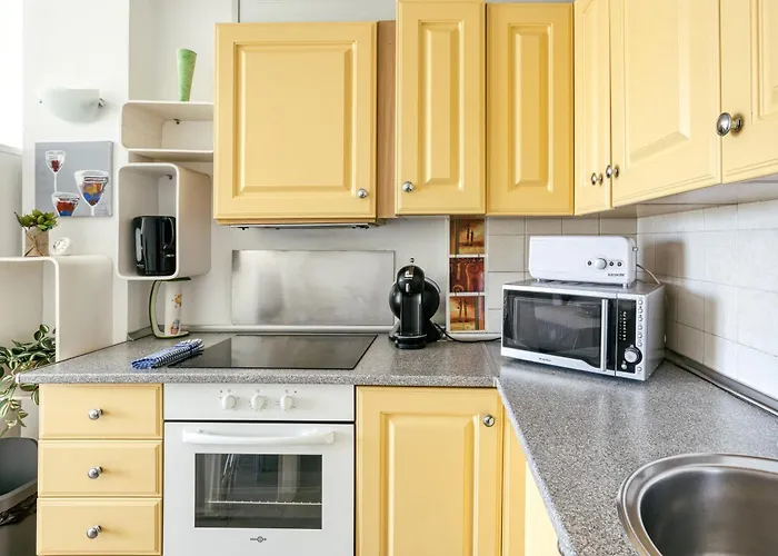 Les Embruns 艾姆布里亚布拉瓦